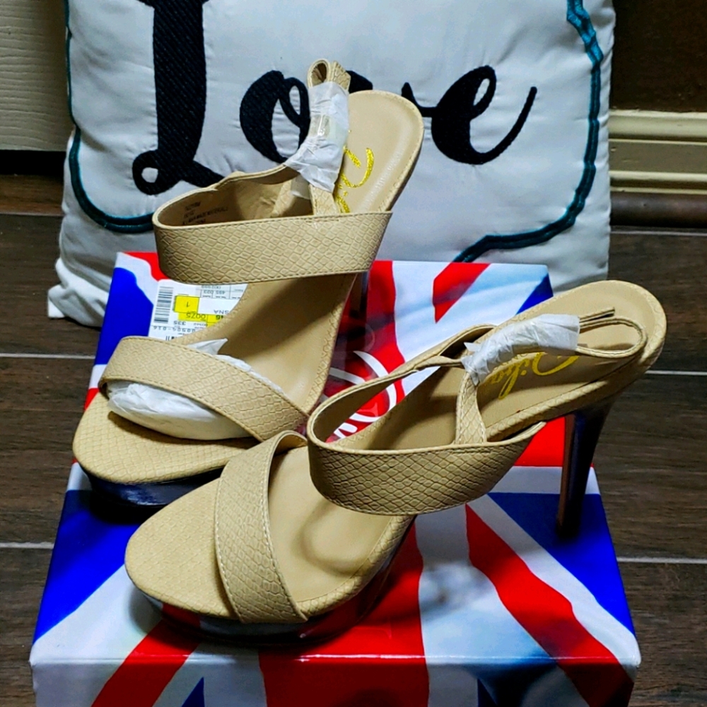 Brand New Tan snake heels
